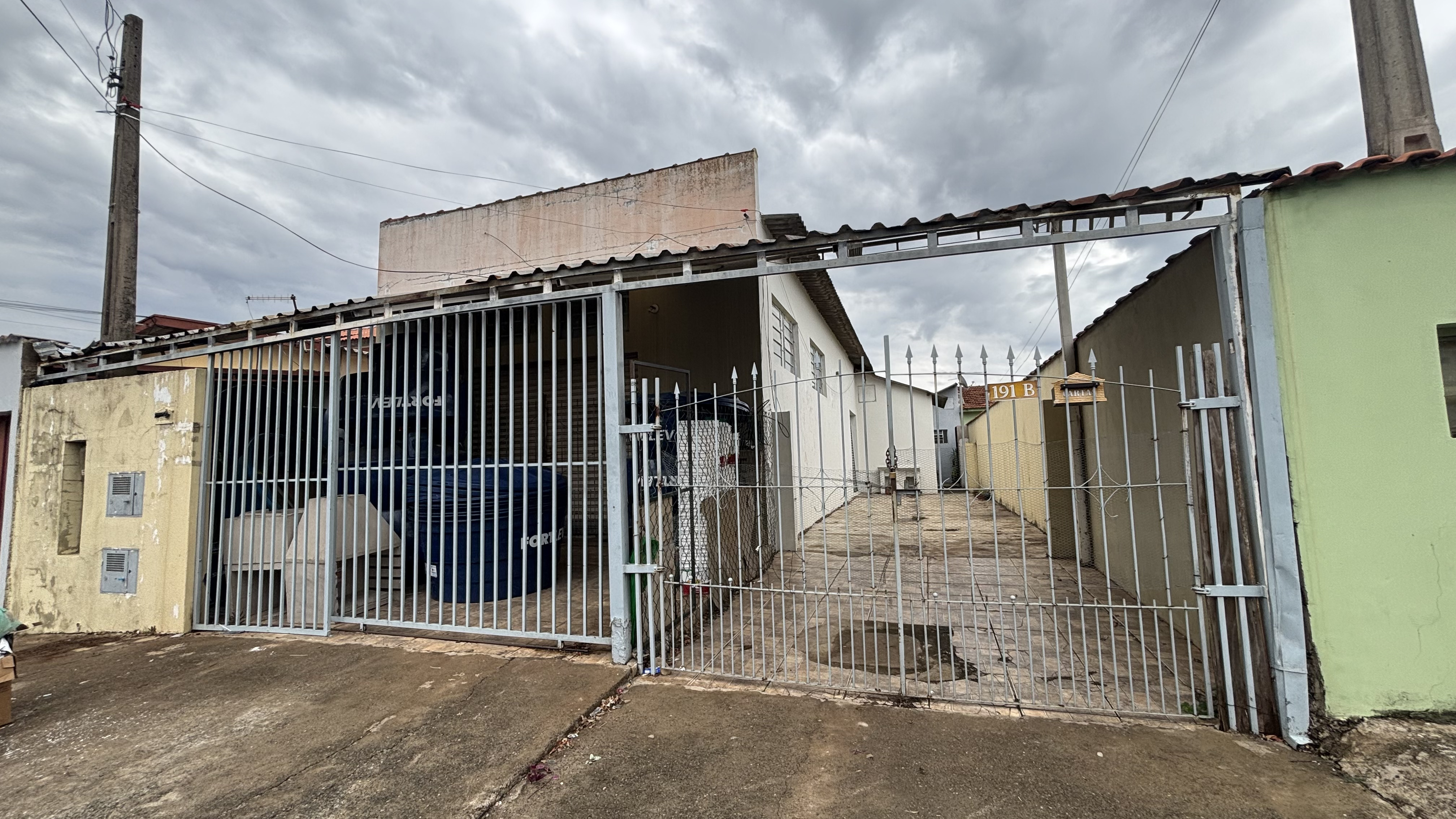 Barracão à venda no João Aranha: 250m², 3 vagas e acesso fácil