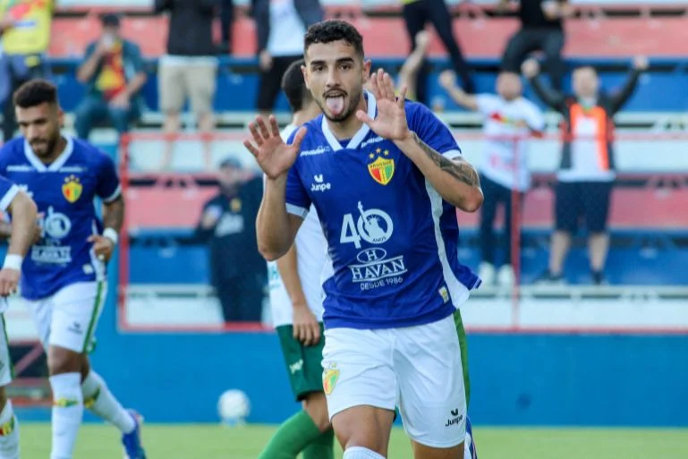 Brusque reage e volta a sonhar alto, enquanto Barra acende o sinal de alerta na Série C.