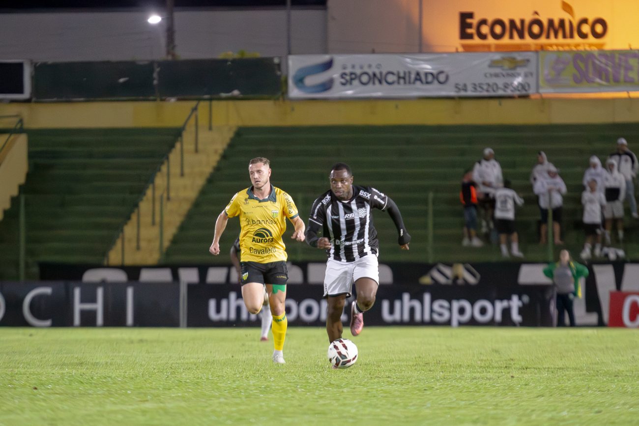 Erro do goleiro Fabrício pesa e Figueirense fica no empate em Erechim