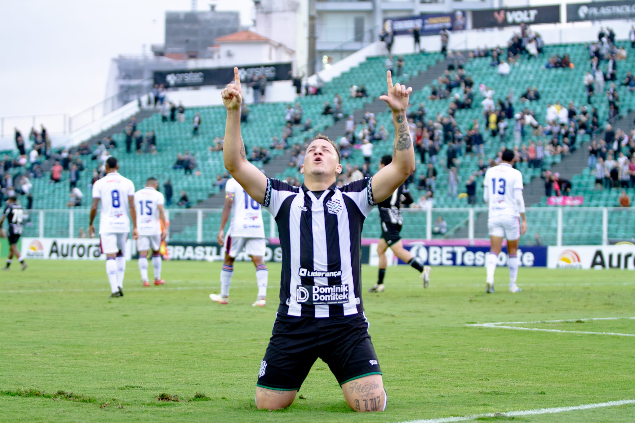 Figueirense vence, mas termina 2026 afundado em fracassos e vergonha