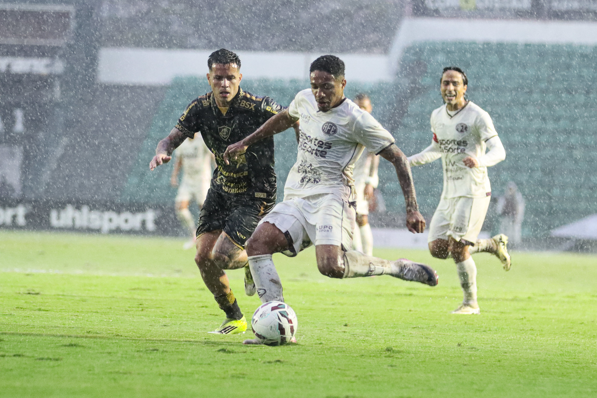Figueirense empata no Scarpelli, mas resultado tem gosto de derrota