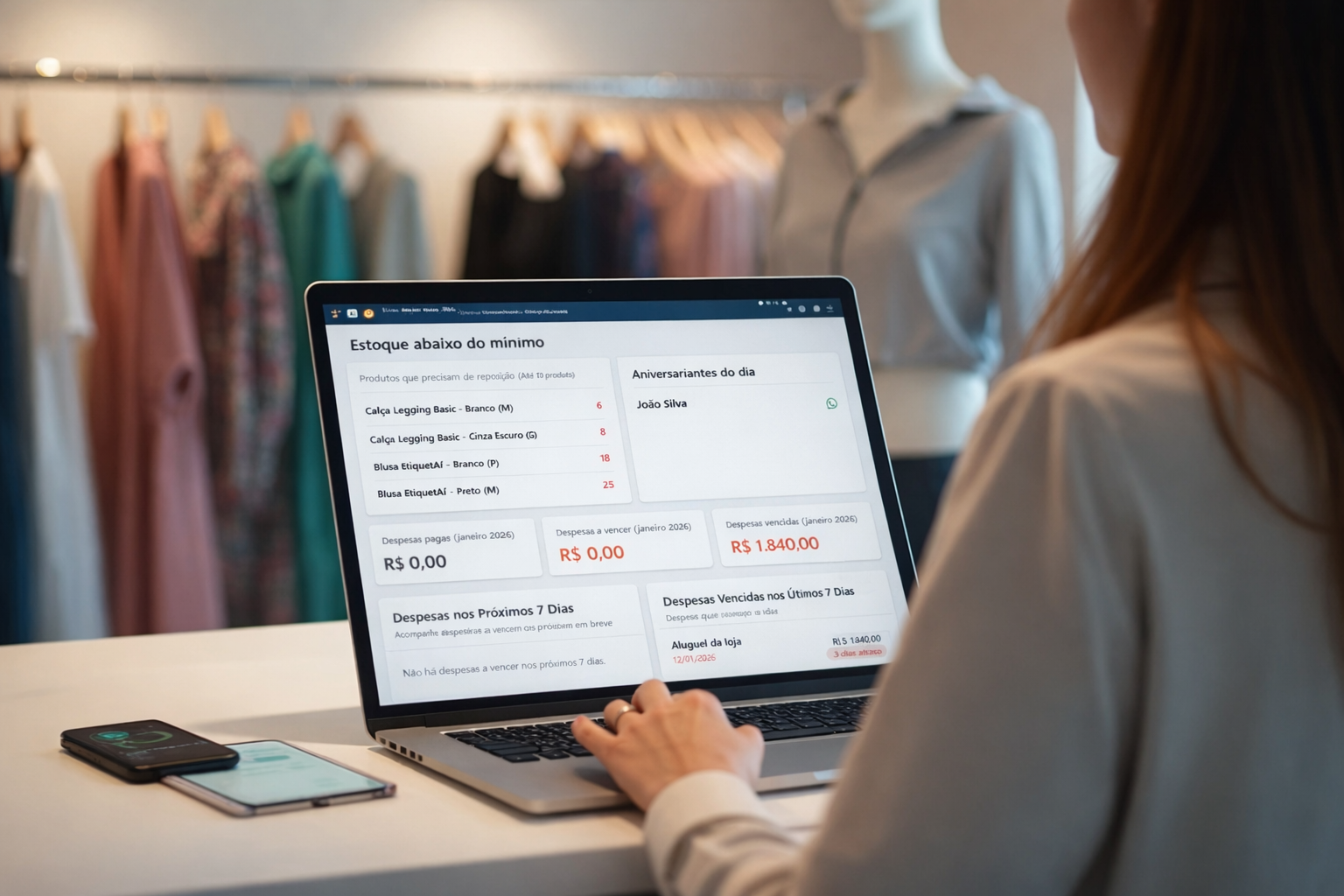 Estoque mínimo e máximo para loja de roupas: como calcular e evitar falta ou excesso de mercadoria