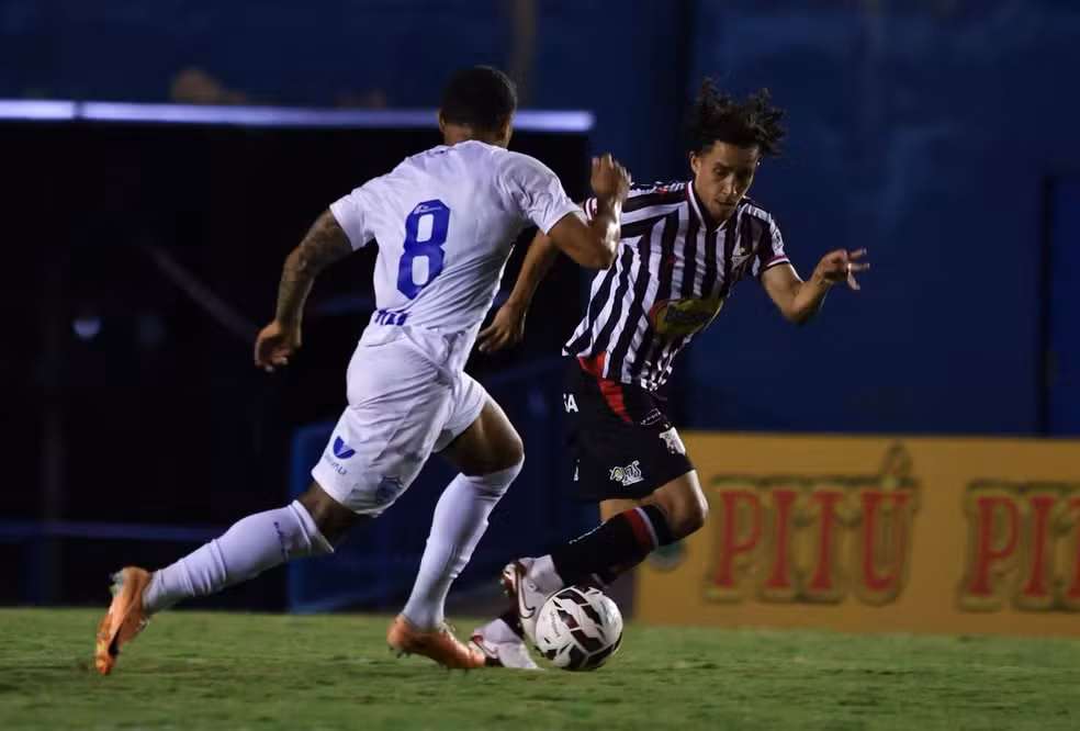 “Castigo no fim: Barra sofre gol nos acréscimos e deixa vitória escapar em Goiânia”