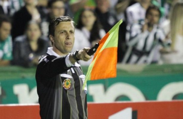 Emerson Augusto de Carvalho - O Baixinho Gigante