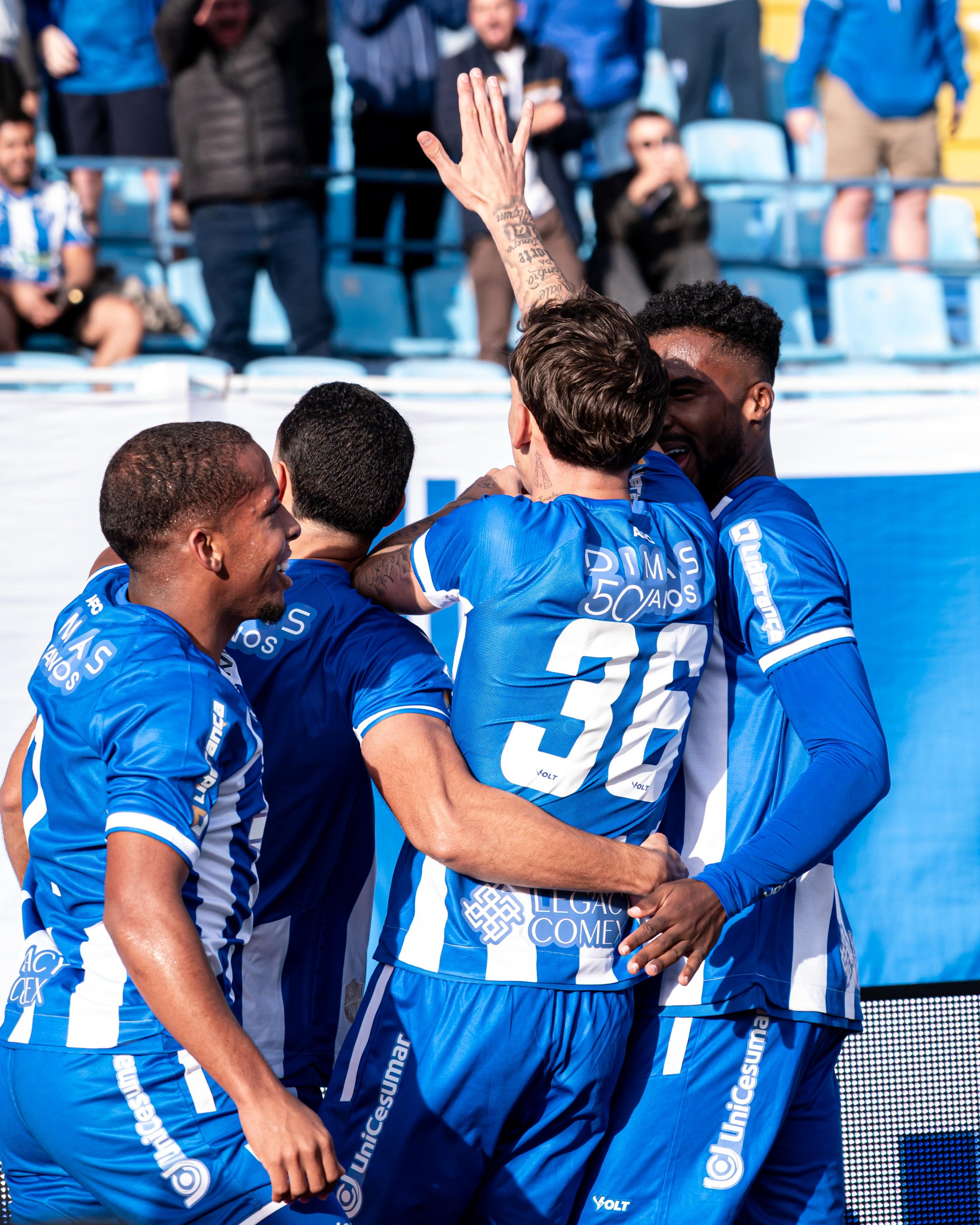 Avaí vence o Náutico, mas reação precisa virar rotina na Série B