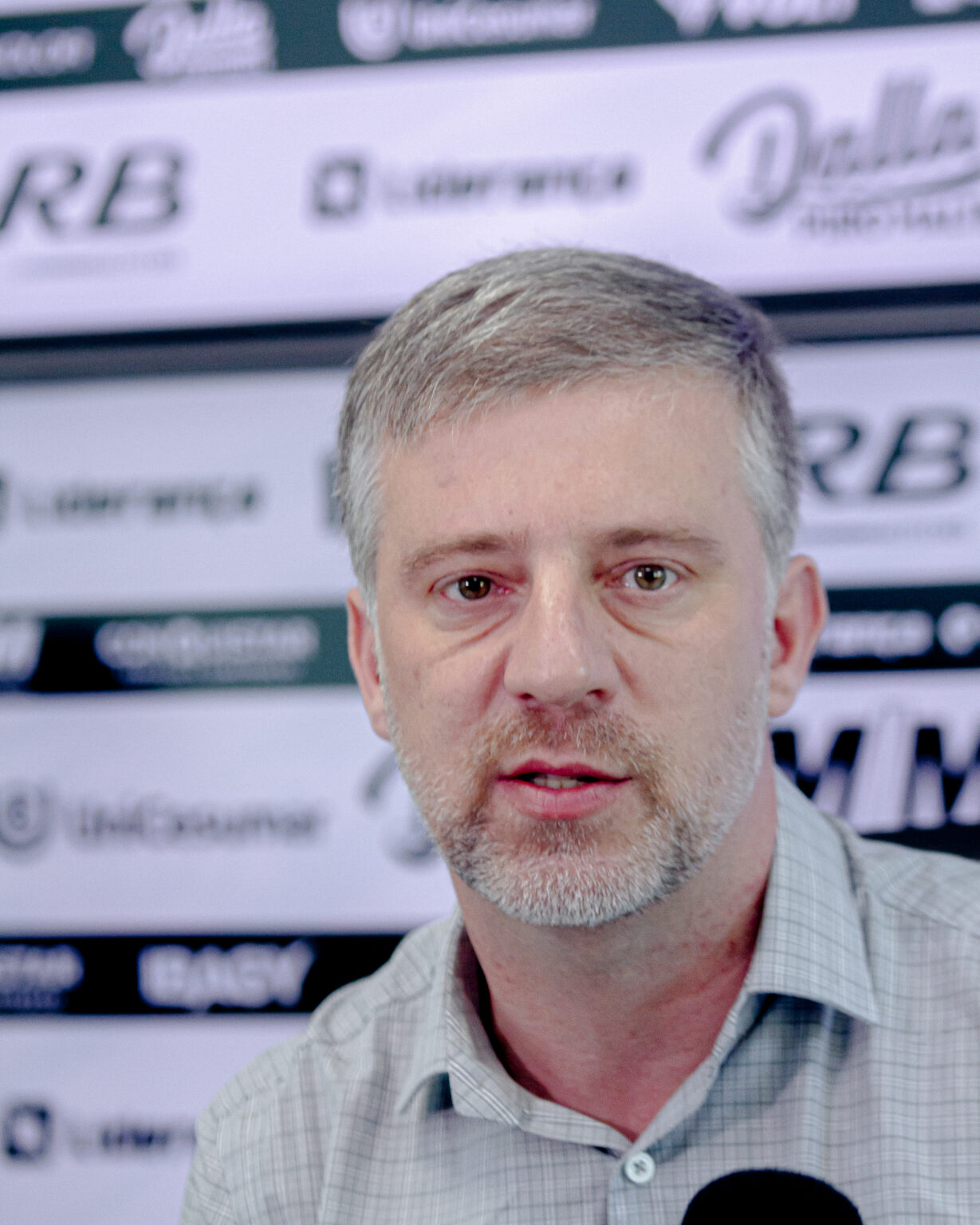 “Kaminski fora! Agora falta o Figueirense ter coragem de começar a limpeza completa”