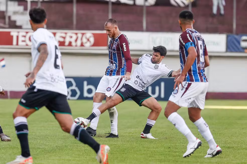 Figueira vence de virada no Centenário e continua vivo na Série C