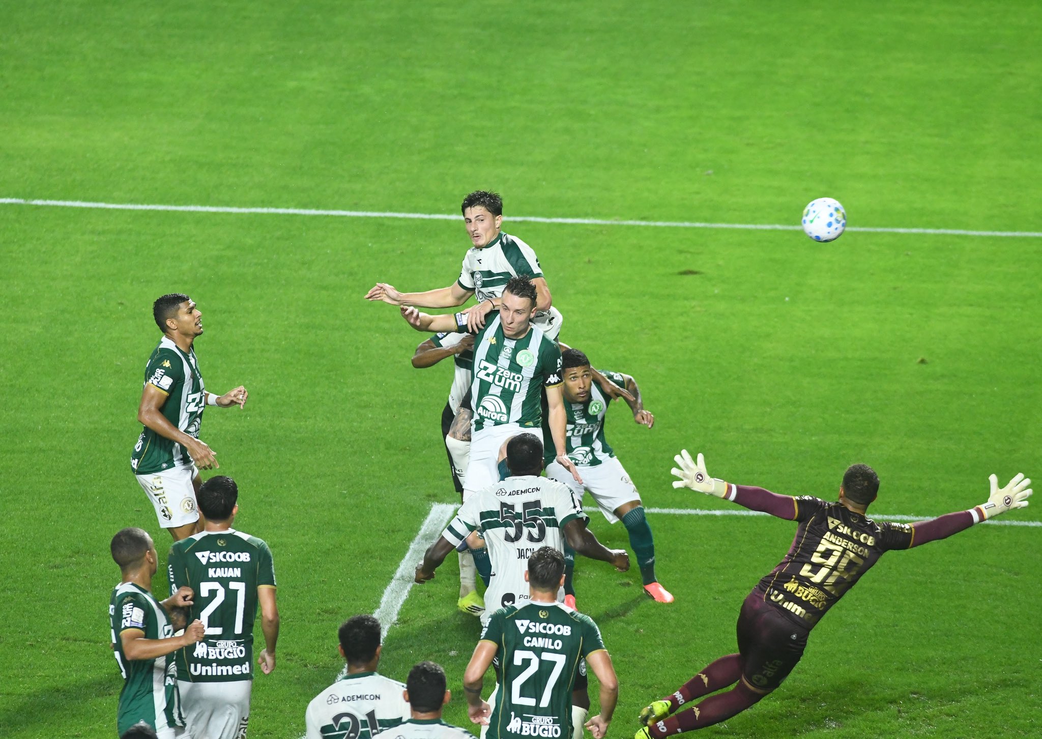 Uma vitória em 23 jogos: a Chape está virtualmente rebaixada