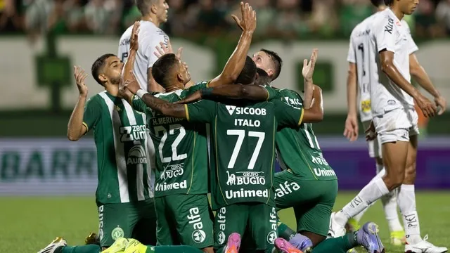 A força da Arena Condá está de volta: Chapecoense vence o Santos e valoriza o futebol catarinense