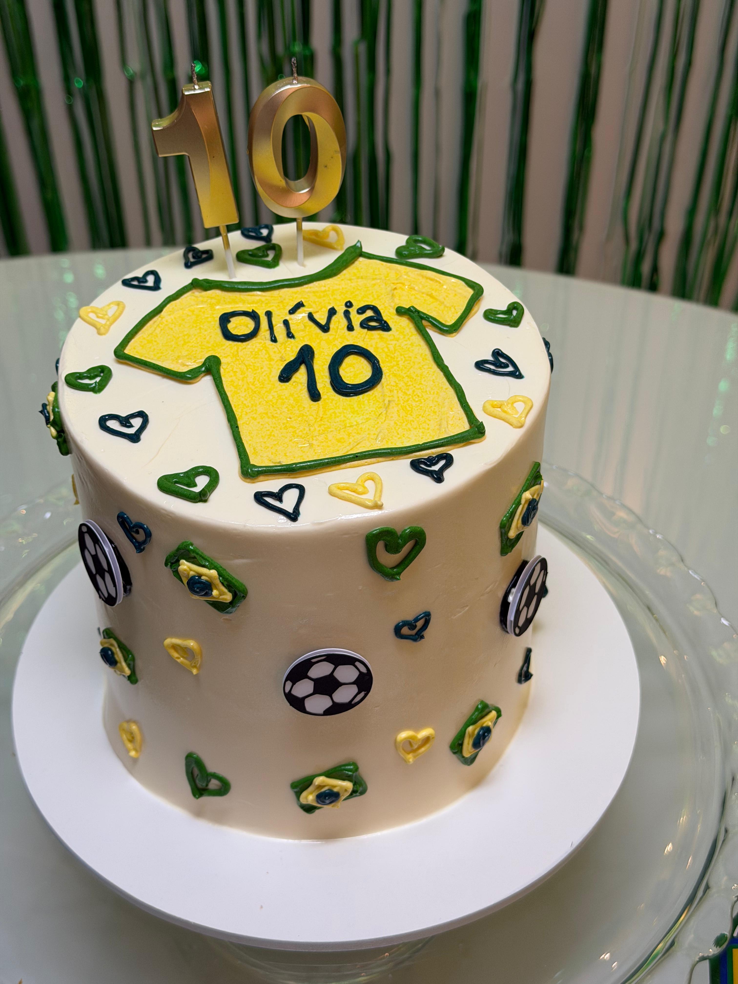 Laura Menê Confeitaria: bolos personalizados que transformam qualquer comemoração em um momento especial