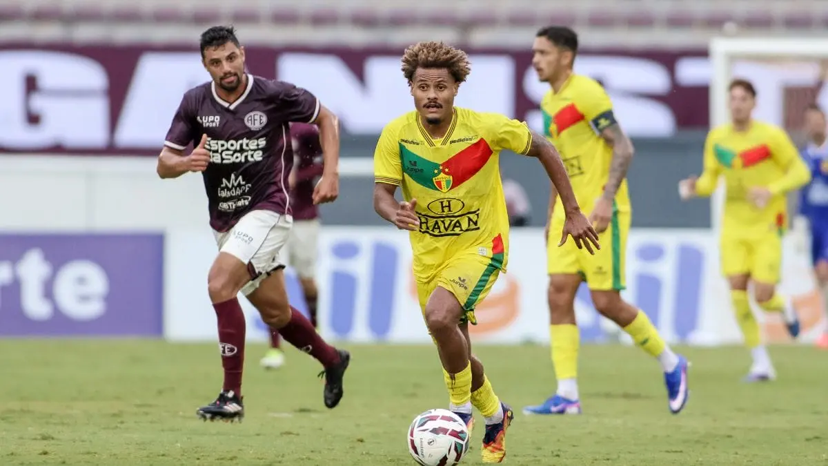 “Invencibilidade cai, mas Brusque segue forte na briga pela liderança da Série C”