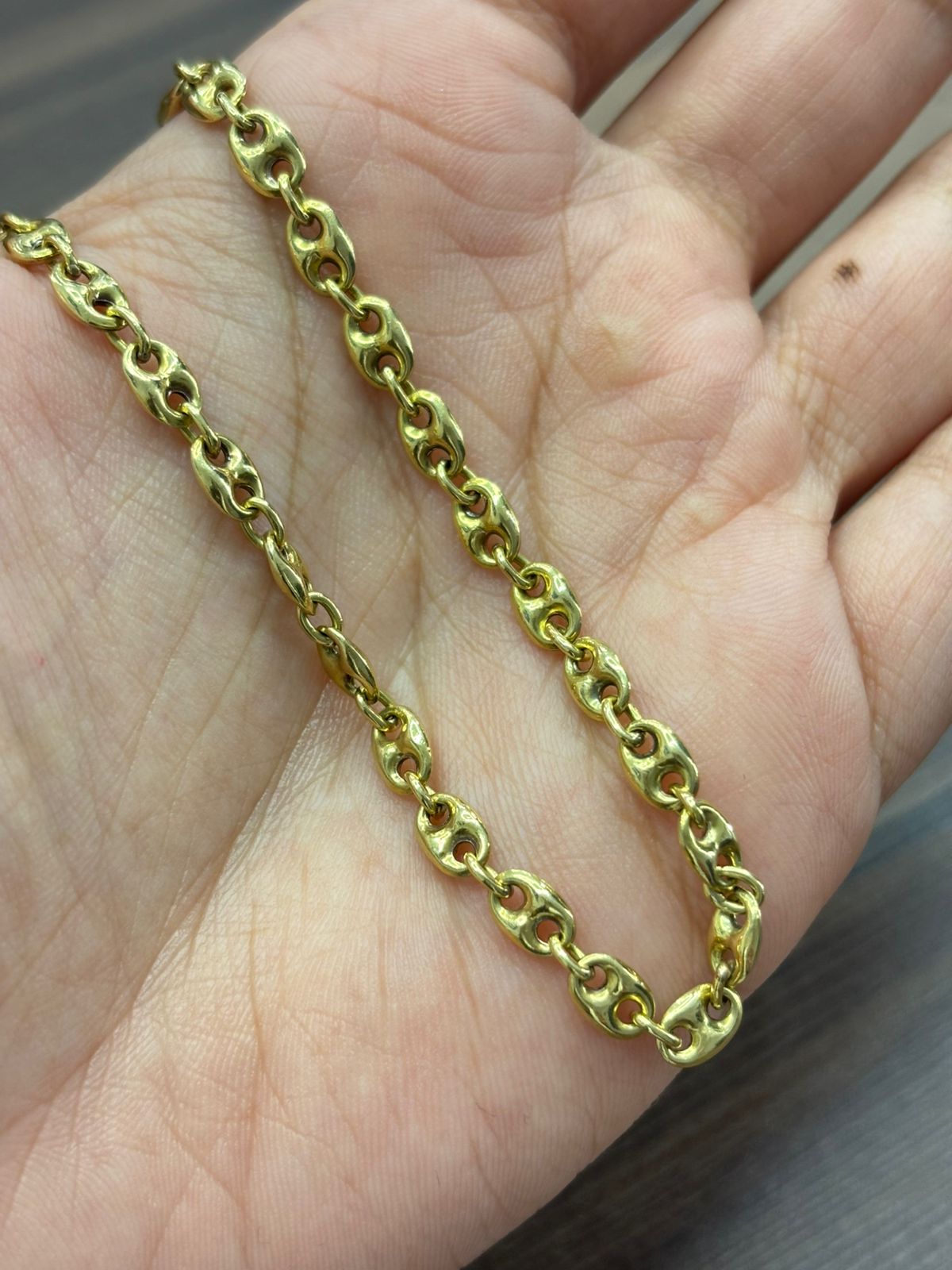 Ouro 18k ou 24k: qual vale mais na hora de vender sua joia?
