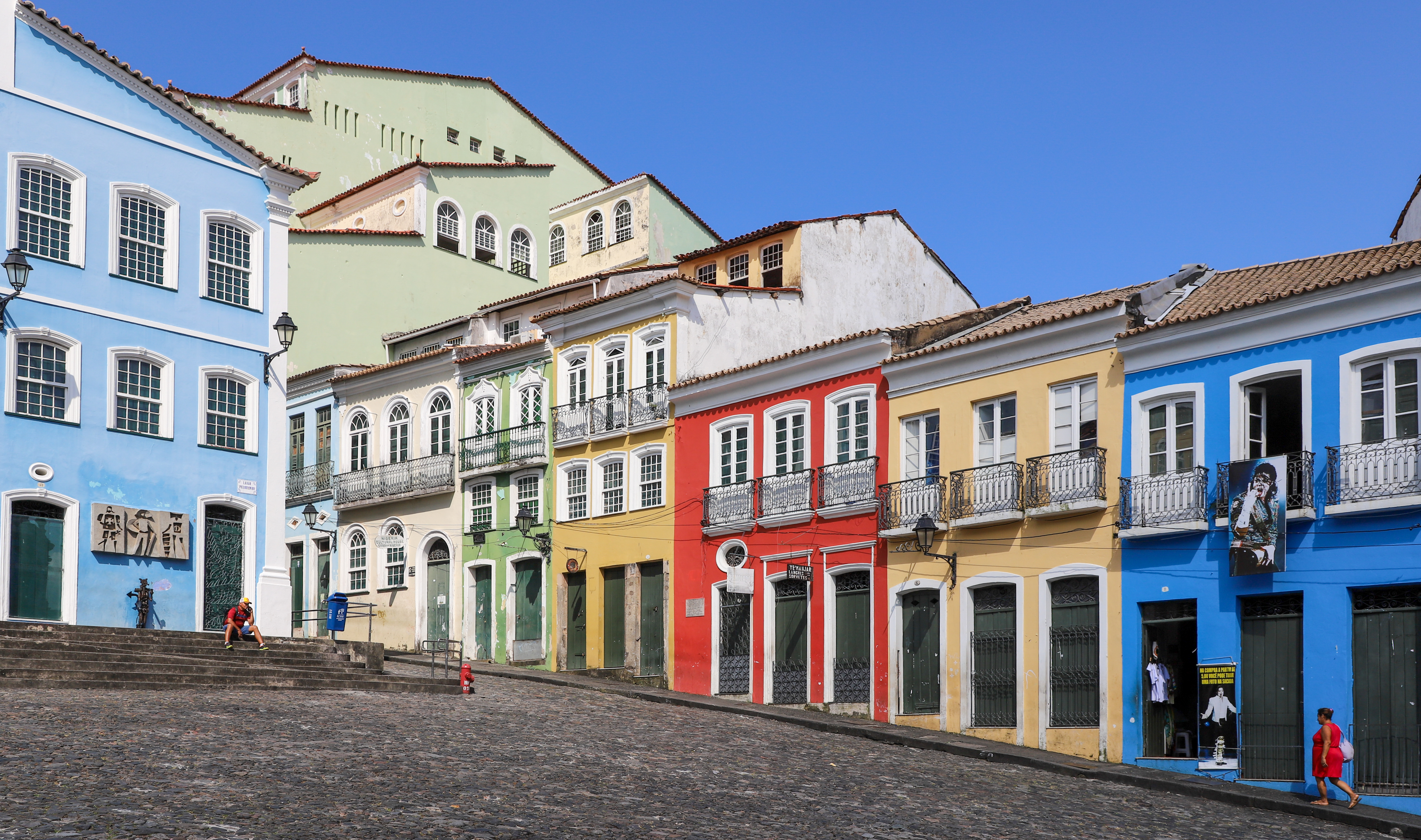 Casario colorido e ruas do Pelourinho em Salvador