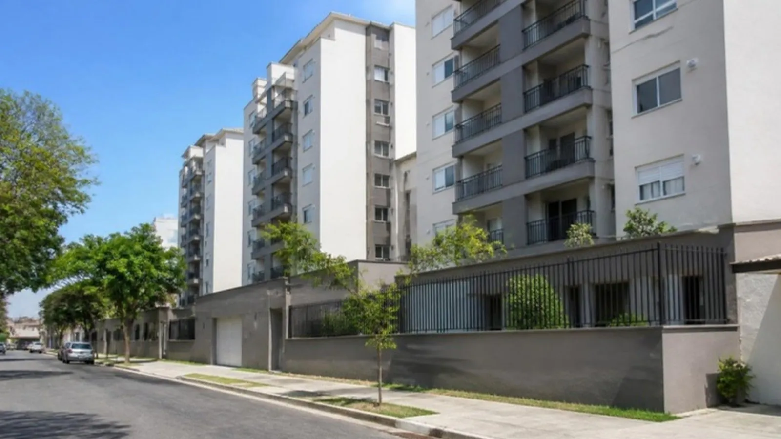 Rua residencial com prédios novos na Zona Sul de São Paulo (imagem ilustrativa)